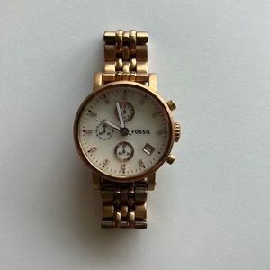 Women’s rose gold fossil watch